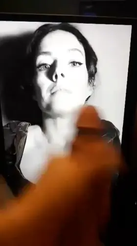 Gwenno Cumshot Tribute Porn