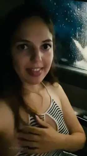 Lets fuck in thecar while it's being cleaned