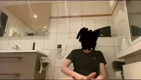 Up if you’d play with my 3rd leg😈