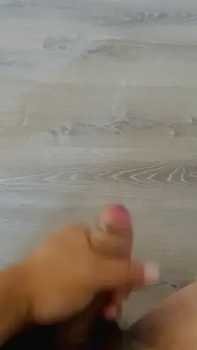 First time, hope you enjoy the cumshot ;)