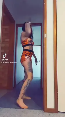 26 Y/O yummy mummy ⌛️ ready to make you cum 💦 free sub 😍 link below and in bio 🍑🍑