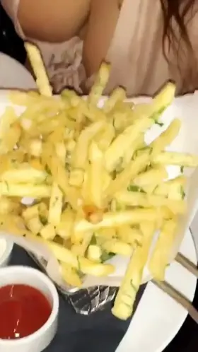 Are those garlic fries?!