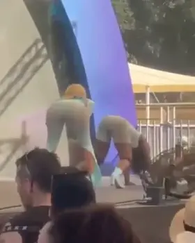 Love Iggy azalea’s giant juicy ass