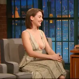 Alison Brie’s tits looking great
