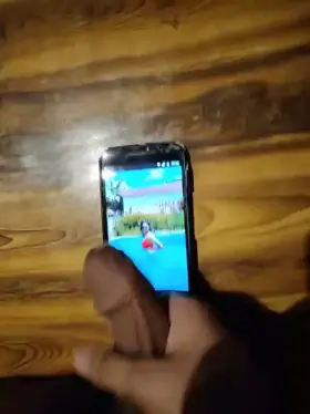 redditor's friend was too hot to not jerk 🔥