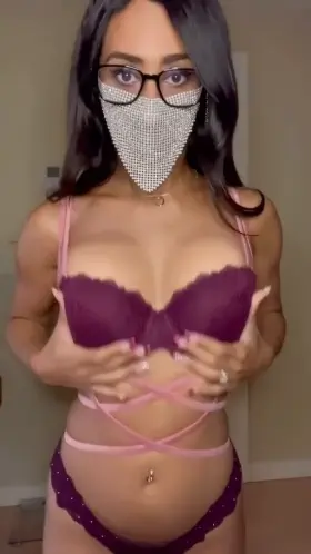 I want to be your girlfriend so u can suck them!