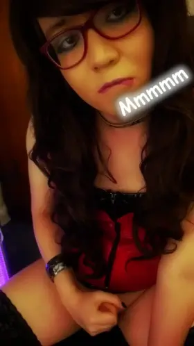 Be my Tgirl cock slut plzzzzzz 💜💜💜