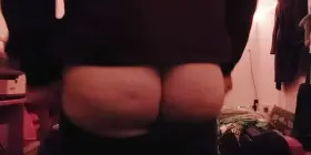 putting on tight pants without panties to bait outside 😌