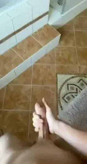 Upvote if you’d suck my teen cock😈