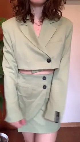 Did you expect them to be this big?😈 [Gif]