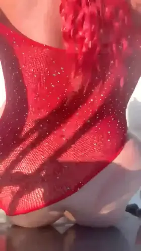 I stuck my dildo to the boat 😅