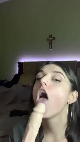 I can blow pretty big bubbles 😖