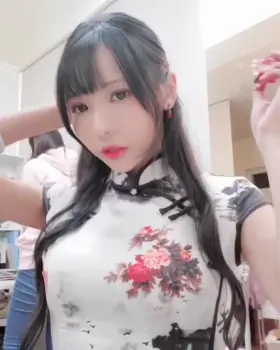 Qipao girl