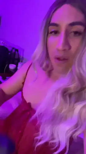 warming up for my hung daddy ❤️