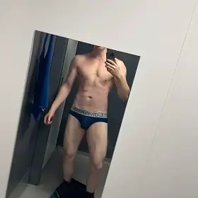 6’5 214lbs, tempted to stop the cut to 195 here and just see how much size I can gain