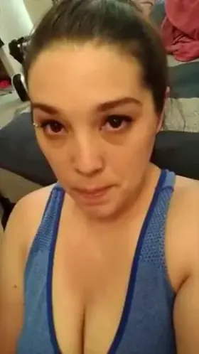 Beautiful girl takes a selfie while getting a huge facial [Shy Lynn]