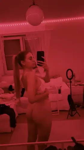 That 'I want you to fuck me in the ass babe' look 😈