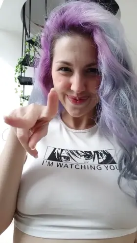 [Gif] Are you staring at them? 🤭