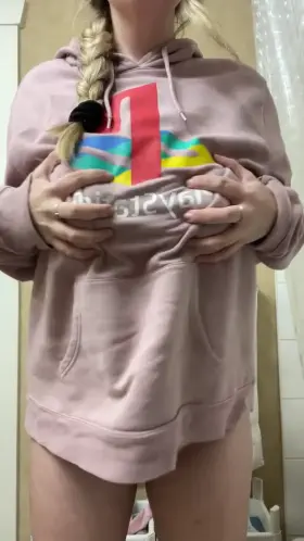 Wanna play? 😉 My OF is 40% off til the end of November.. ONLY $5.99!! 🖤