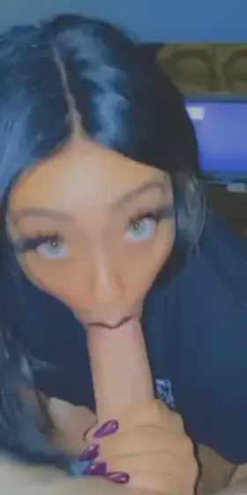 Daddy’s big white cock satisfies any hole 😩