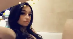 Taking a luxurious bath while you pay piggies send to me is what gives your life meaning. Pamper and spoil me while I bathe in your worship 💋😘 kik: PeachyLittleSecrets xx