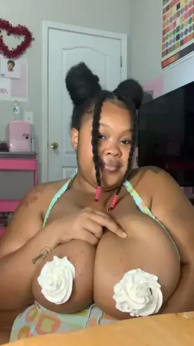 Scale of 1 to 10 how tasty do I look😇