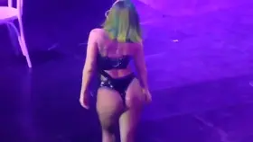 Mother Monster 🍑