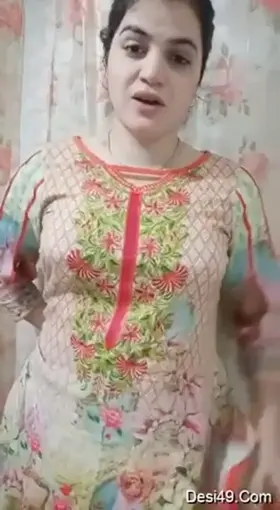 क्या मस्त रसीला बदन है भाभी का 🔥 पुरी विडीयो देखें🤤 [m]