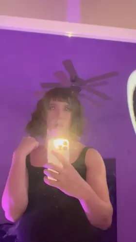 Be honest, would you fuck me??? 🥵💦💕