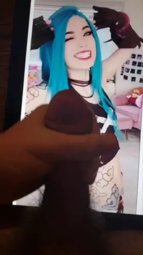 Emiru looked so good in her Jinx cosplay I couldn't resist showing my appreciation. How'd I do, should I make more?