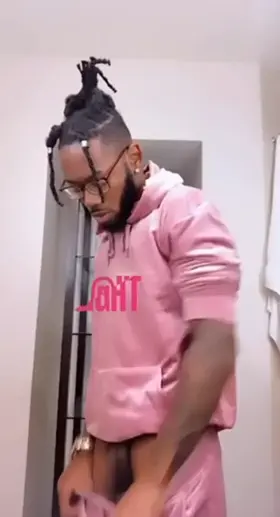 Do I look good in pink 💕👀