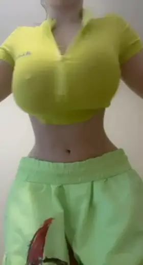 Huge natural titties and a tiny waist