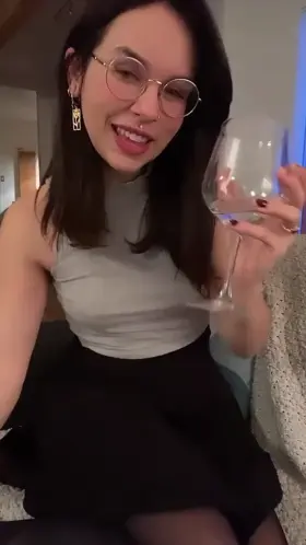 it’s well known that fuckdoll likes to fuck on the first date