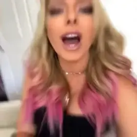 A Kiss from the Goddess <3