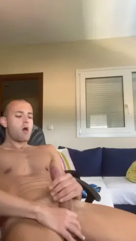 Biggest cumshot I ever had, with a really intense orgasm after hours jerking 😈