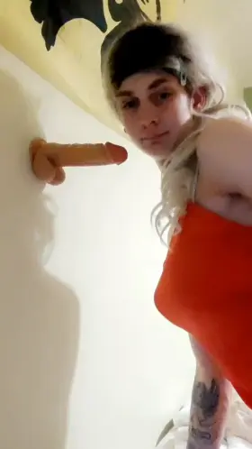 As I stated yesterday my Belgium slave sissy Celeste starting on her oral training 😈