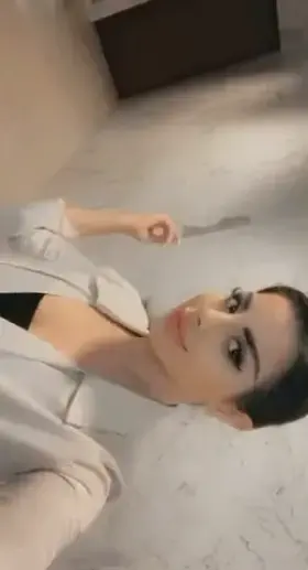 I hide my DDDs out in public but then show all of Reddit