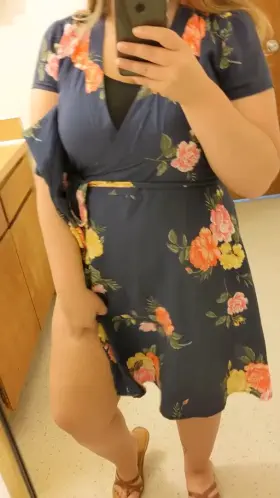 No panties always make my Mondays better 💦