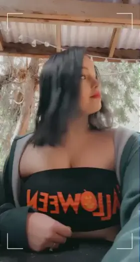 My neighbours were outside.. but I wanted to show you my boobs 😋