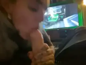 I’ll suck your dick while you game