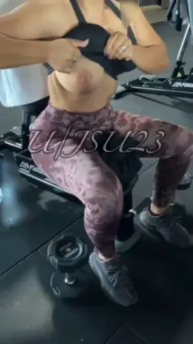 F40 and something, trying to stay in shape 🧘🏽‍♀️