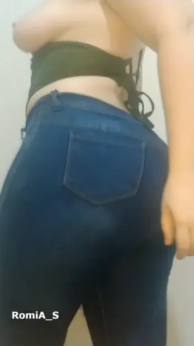 Someone asked me to bounce my tits and spank my fat ass at the same time 🤗 sooo here you go