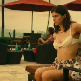 Alexandra Daddario’s Insane Figure- ‘The White Lotus’