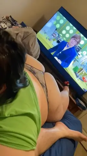 Come up behind me while I’m sucking my Hubby’s cock 🥰👅😍