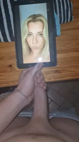 Jag gör tributes på folk du känner, dm mig