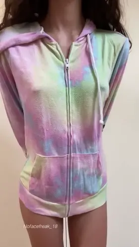 My body is so small under my hoodie🙈