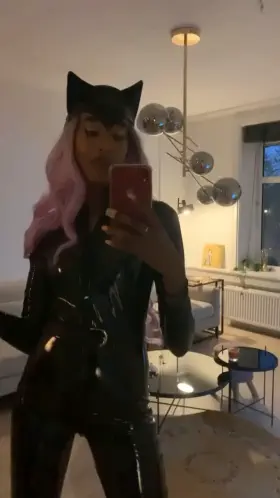 I’m looking for a play buddy, is that you?