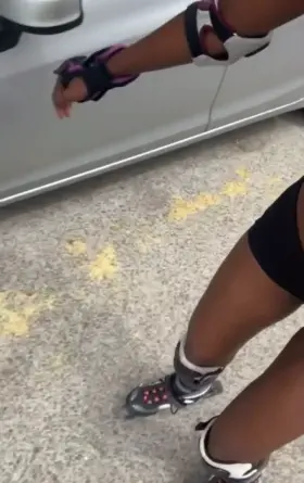 I felt the need to pull out my boobs while rollerblading in public 😜