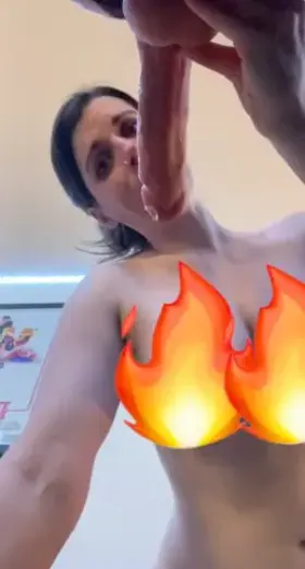 Come subscribe to my FREE Onlyfans page! 😈 See comments for link 🔽