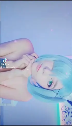 Accidentally masturbated pussy on camera, I hope no one will look.